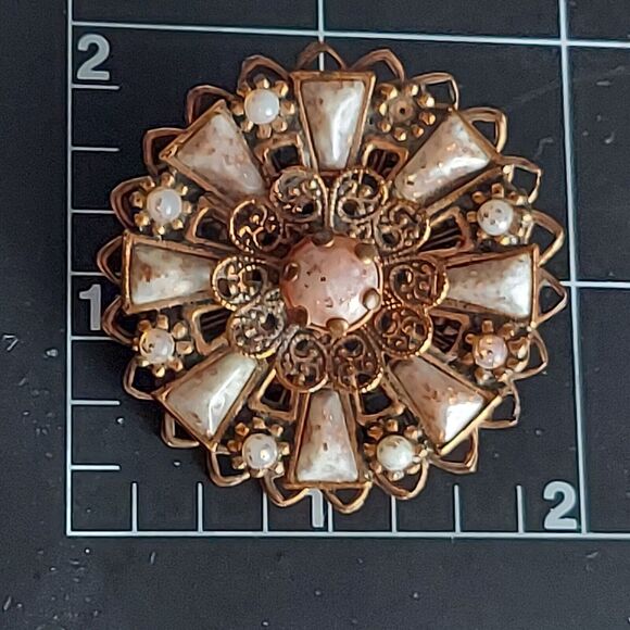 Vintage Copper Tone Filigree Pin Ornate White / Pink Confetti Lucite Brooch READ - Picture 10 of 10